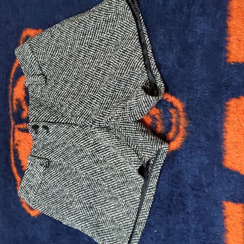 THE LIMITED DREW FIT Short 6 NWT